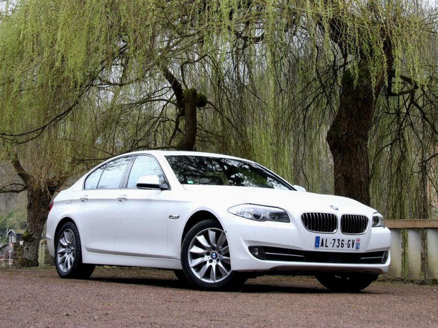  BMW 530d Sedan 2010 года  (фото 1 из 16)
